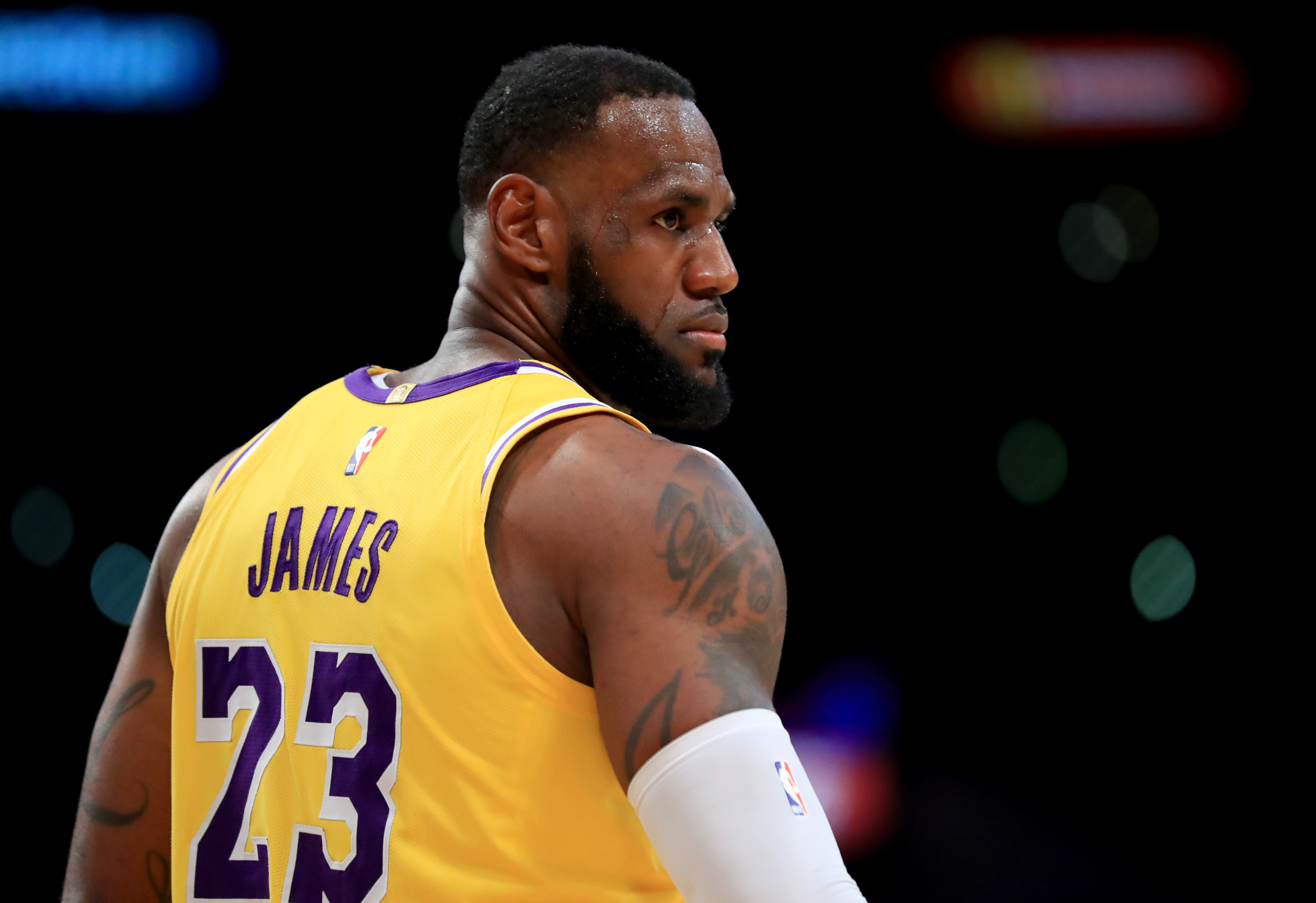 边翼卫站位 边翼卫站位